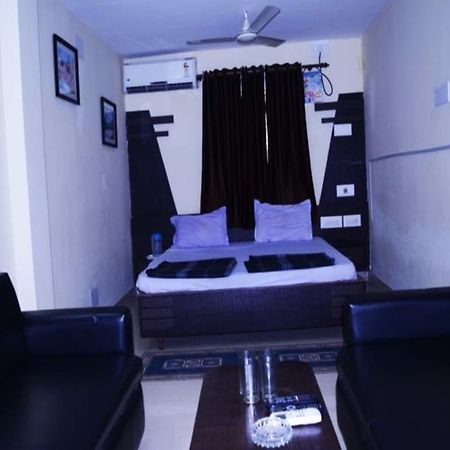 Hôtel Taj Palace à Bhubaneswar Extérieur photo